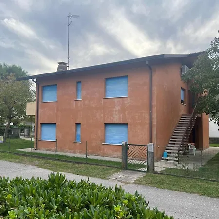 Apartamento Bright Flat With Shared Garden Bibione