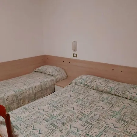 Bright Flat With Shared Garden Διαμέρισμα