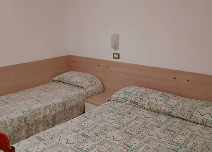 Bright Flat With Shared Garden Daire