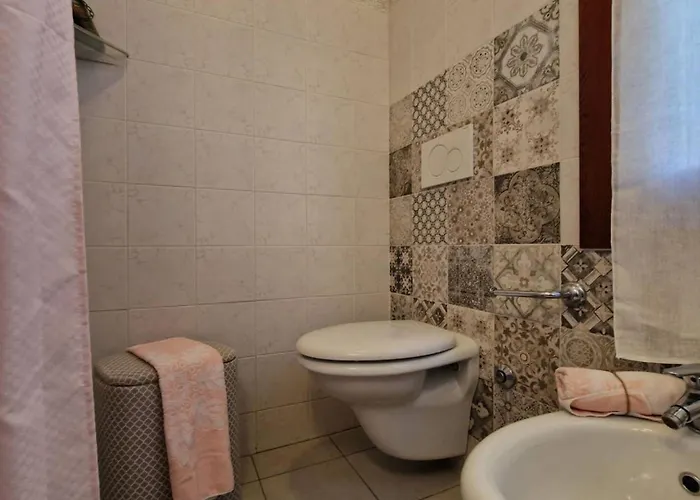 Bright Flat With Shared Garden Daire